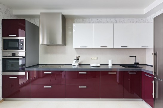 Кухонный гарнитур бордовый с серым