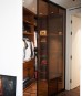 Шкаф гардеробная со стеклянными дверцами и тонким профилем
